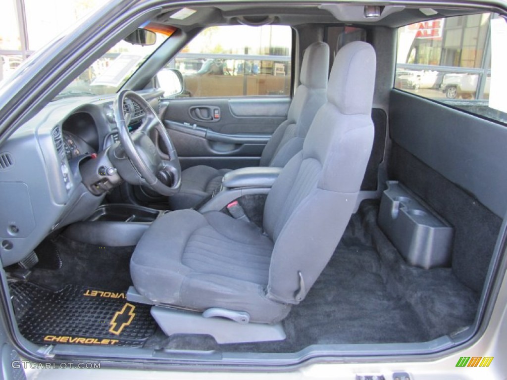 Graphite Interior 2003 Chevrolet S10 LS Extended Cab 4x4 Photo #53596399