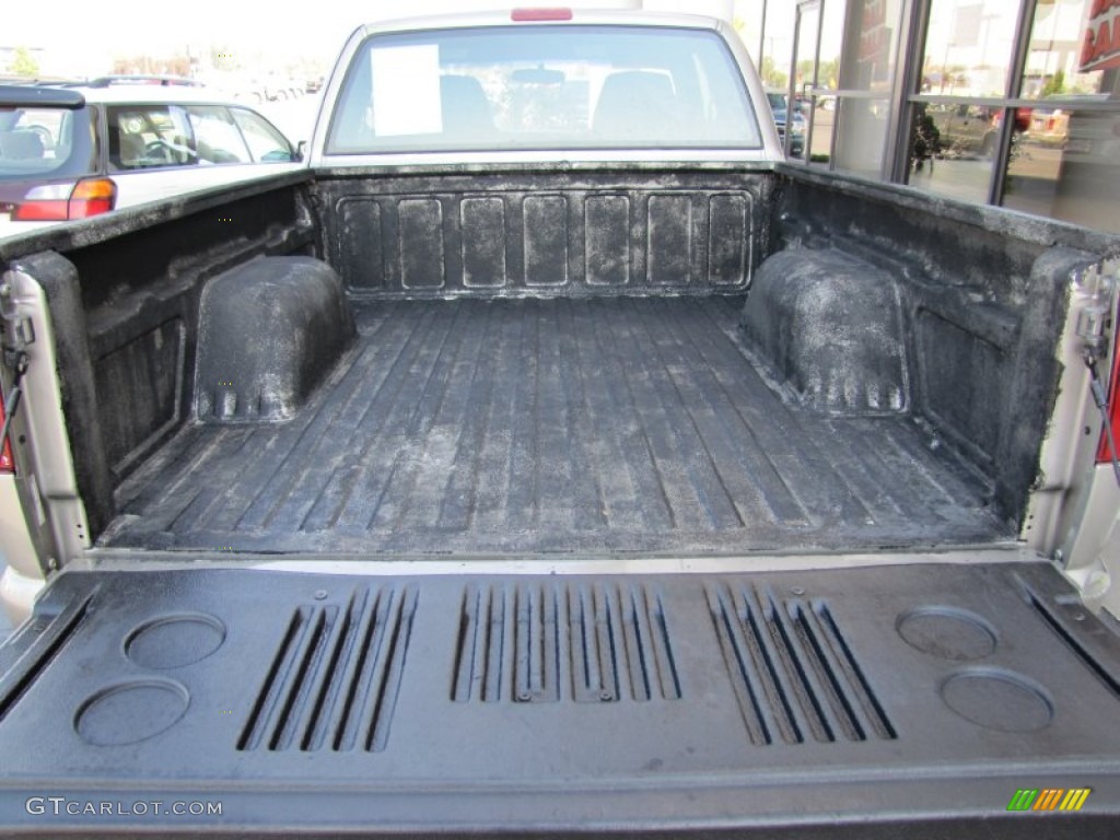 2003 Chevrolet S10 LS Extended Cab 4x4 Trunk Photos