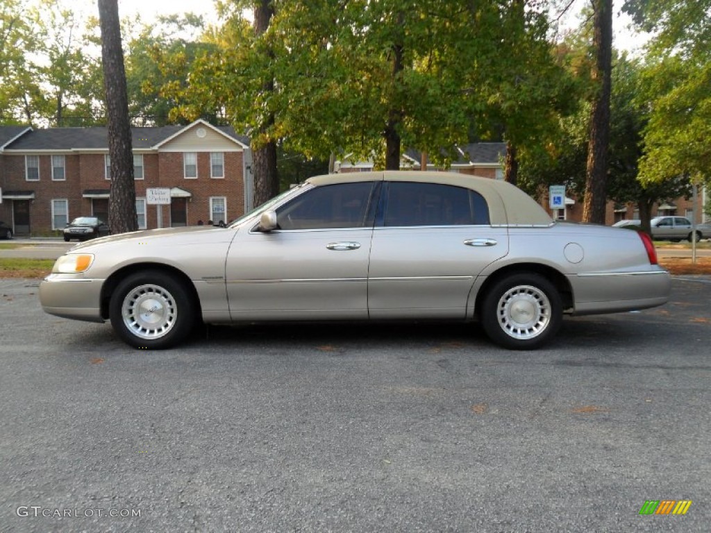 1999 Lincoln Town Car Executive Exterior Photos