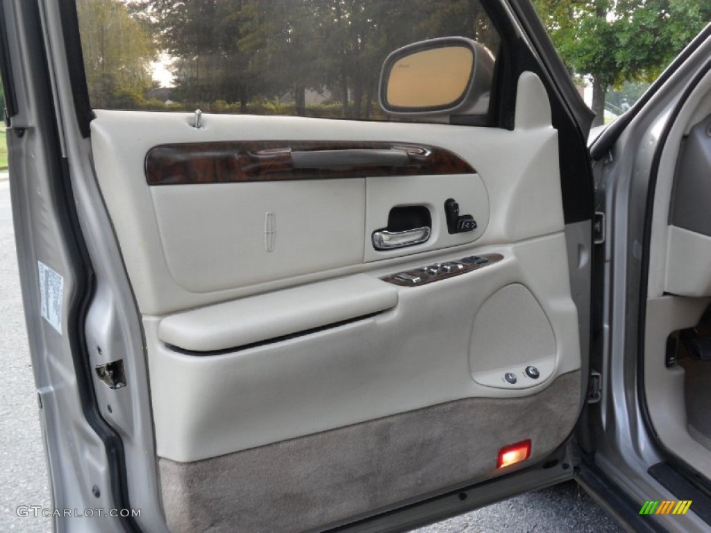 1999 Lincoln Town Car Executive Light Parchment Door Panel Photo #53597260