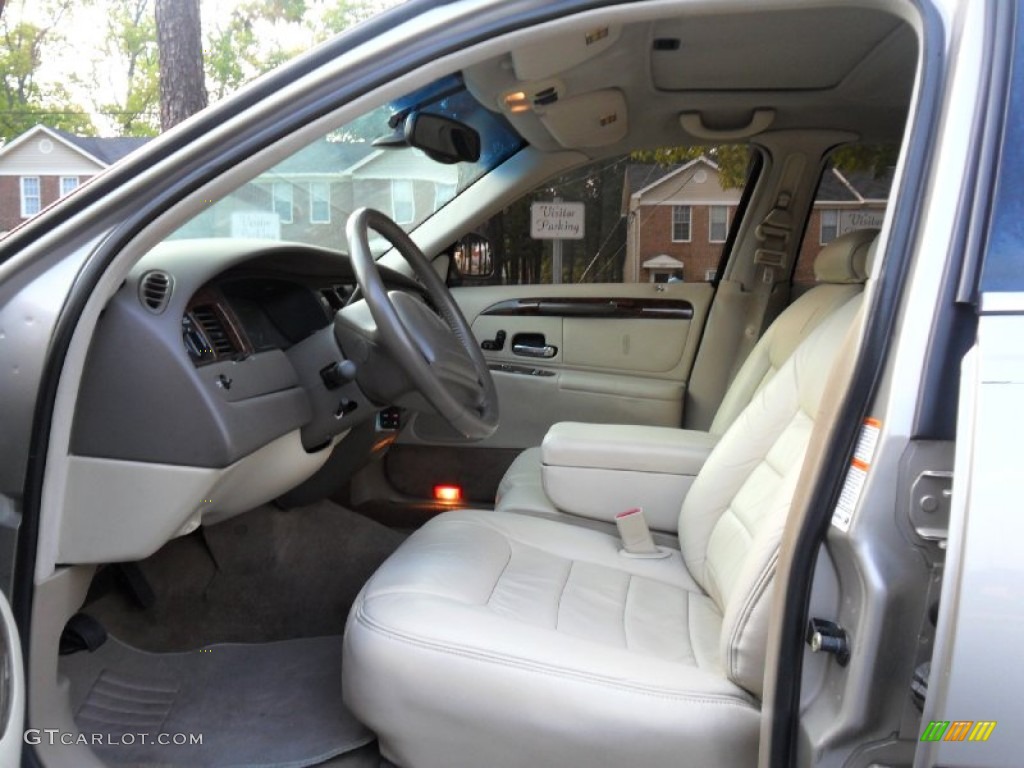 Light Parchment Interior 1999 Lincoln Town Car Executive Photo #53597263