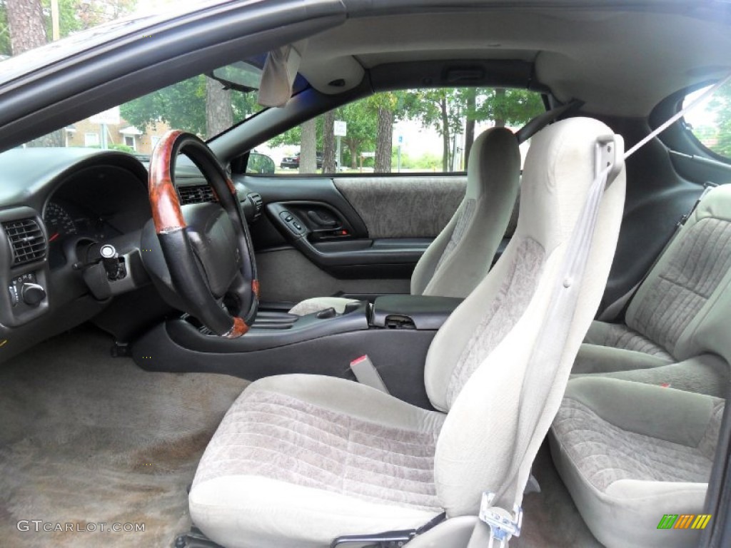 Medium Gray Interior 2000 Chevrolet Camaro Coupe Photo #53597641