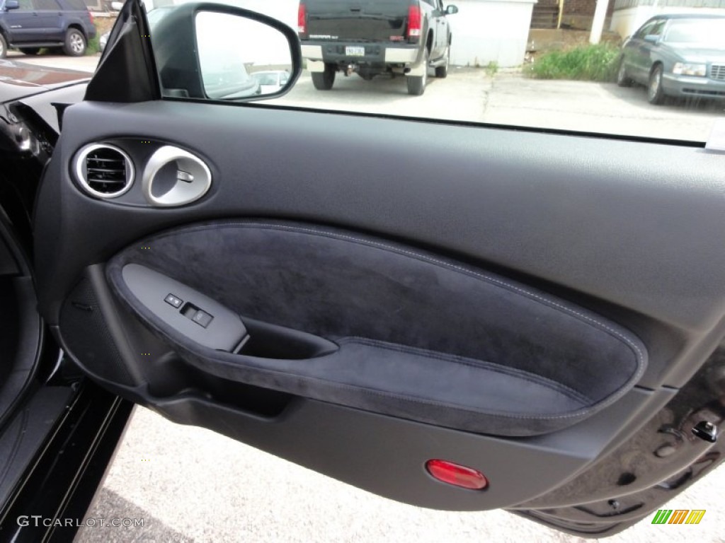 2009 Nissan 370Z Touring Coupe Door Panel Photos