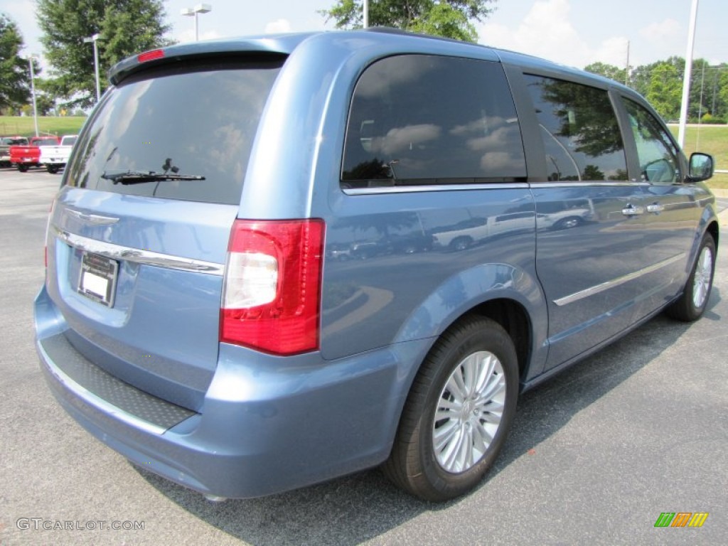 Sapphire Crystal Metallic 2012 Chrysler Town & Country Touring - L Exterior Photo #53605689