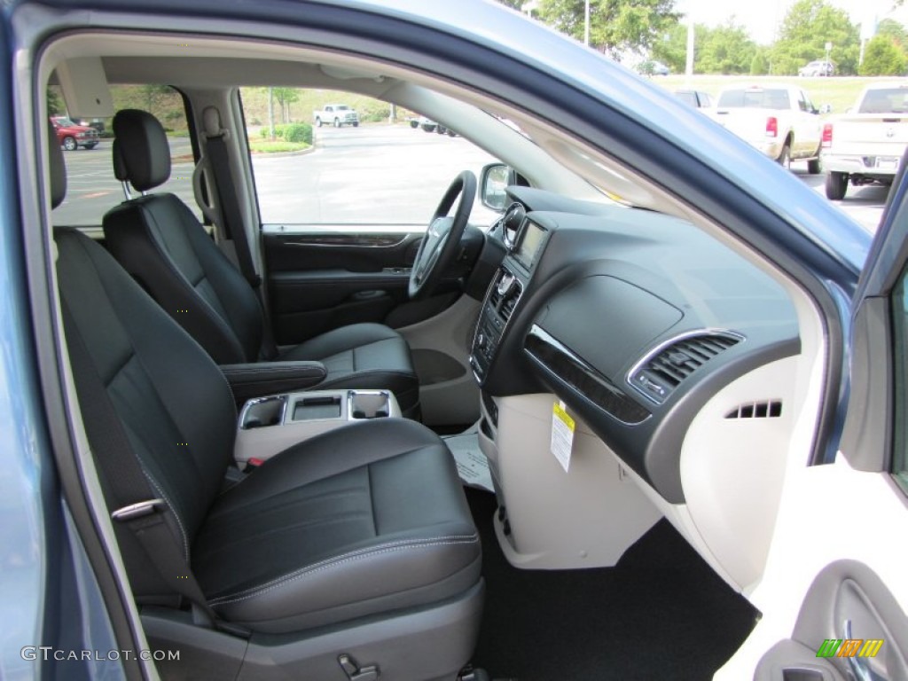 Black/Light Graystone Interior 2012 Chrysler Town & Country Touring - L Photo #53605776