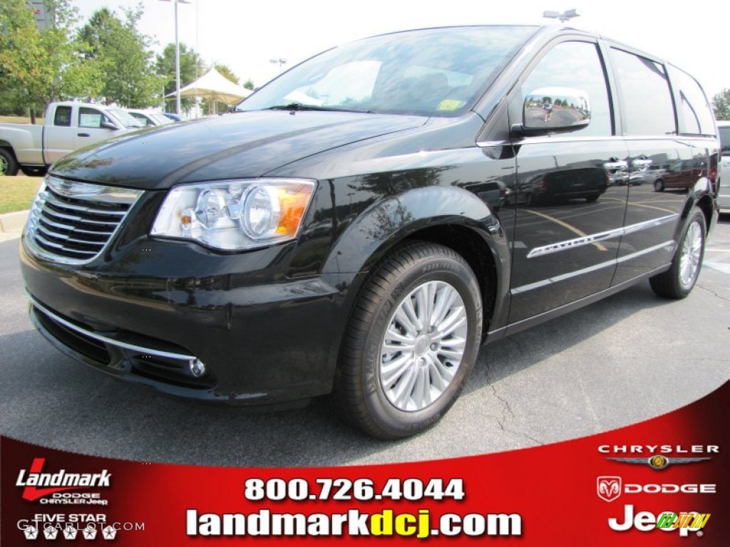 2012 Town & Country Touring - L - Brilliant Black Crystal Pearl / Black/Light Graystone photo #1