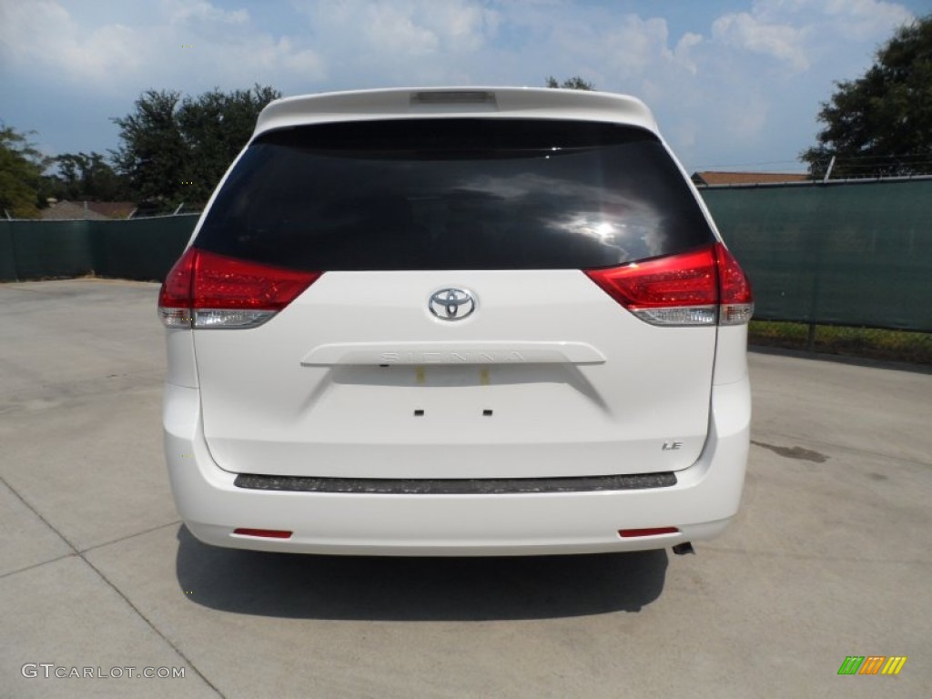 2011 Sienna LE - Super White / Light Gray photo #4