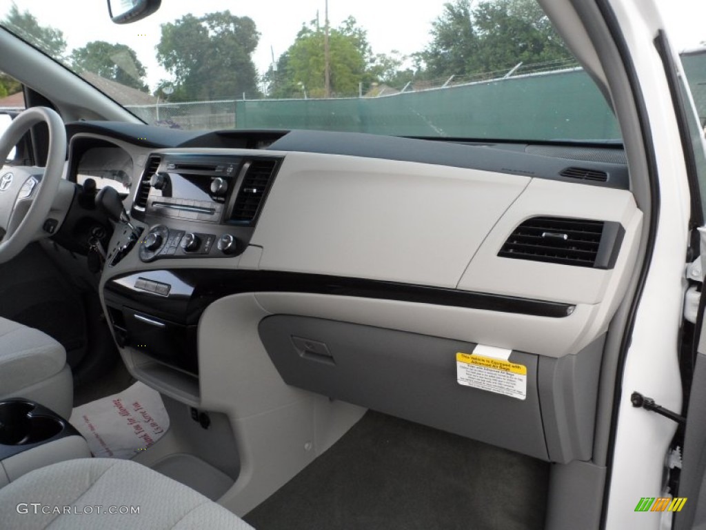 2011 Sienna LE - Super White / Light Gray photo #18