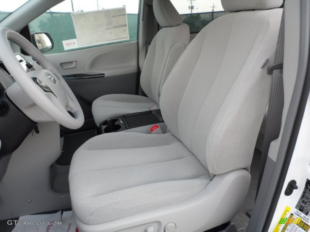 2011 Sienna LE - Super White / Light Gray photo #27