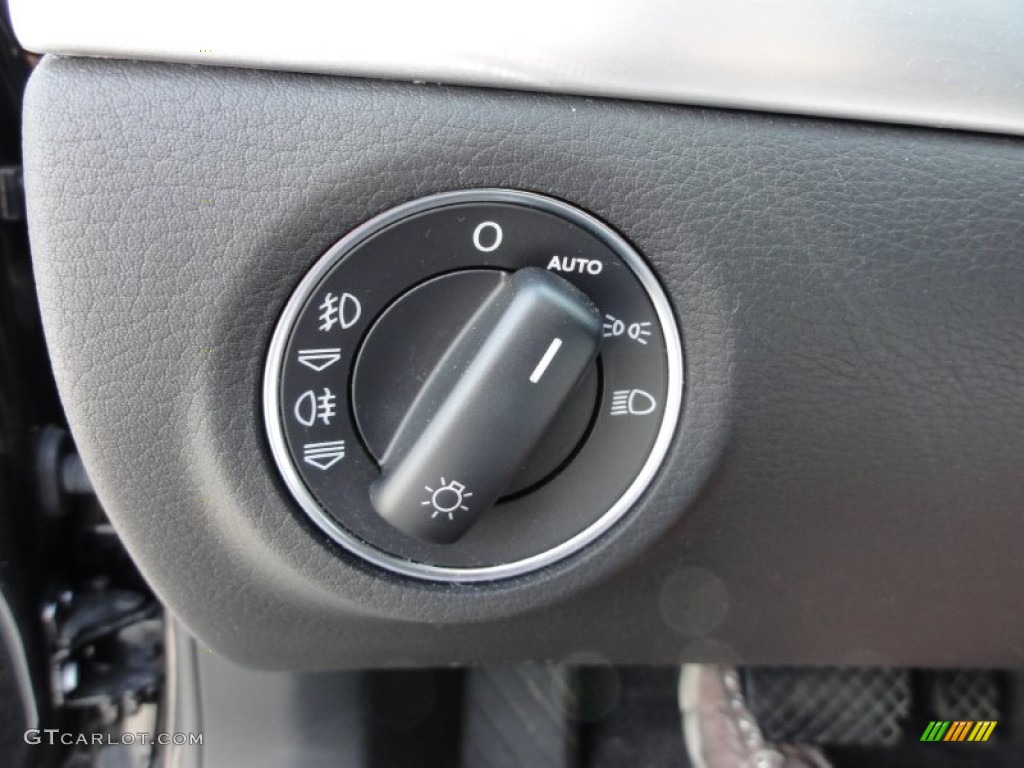 2009 Audi A8 4.2 quattro Controls Photo #53607000