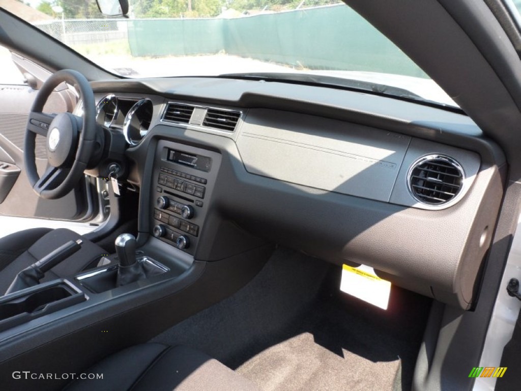 2012 Ford Mustang GT Coupe Charcoal Black Dashboard Photo #53609166