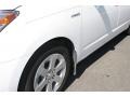 Super White - Prius Hybrid Photo No. 26