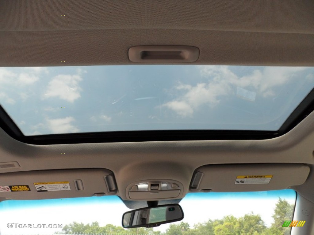 2012 Hyundai Santa Fe SE V6 Sunroof Photos