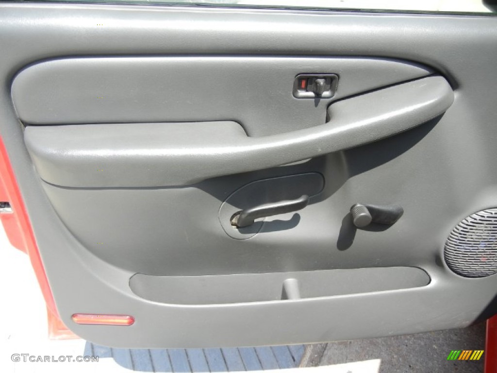 2005 Chevrolet Silverado 1500 LS Extended Cab Medium Gray Door Panel Photo #53612356