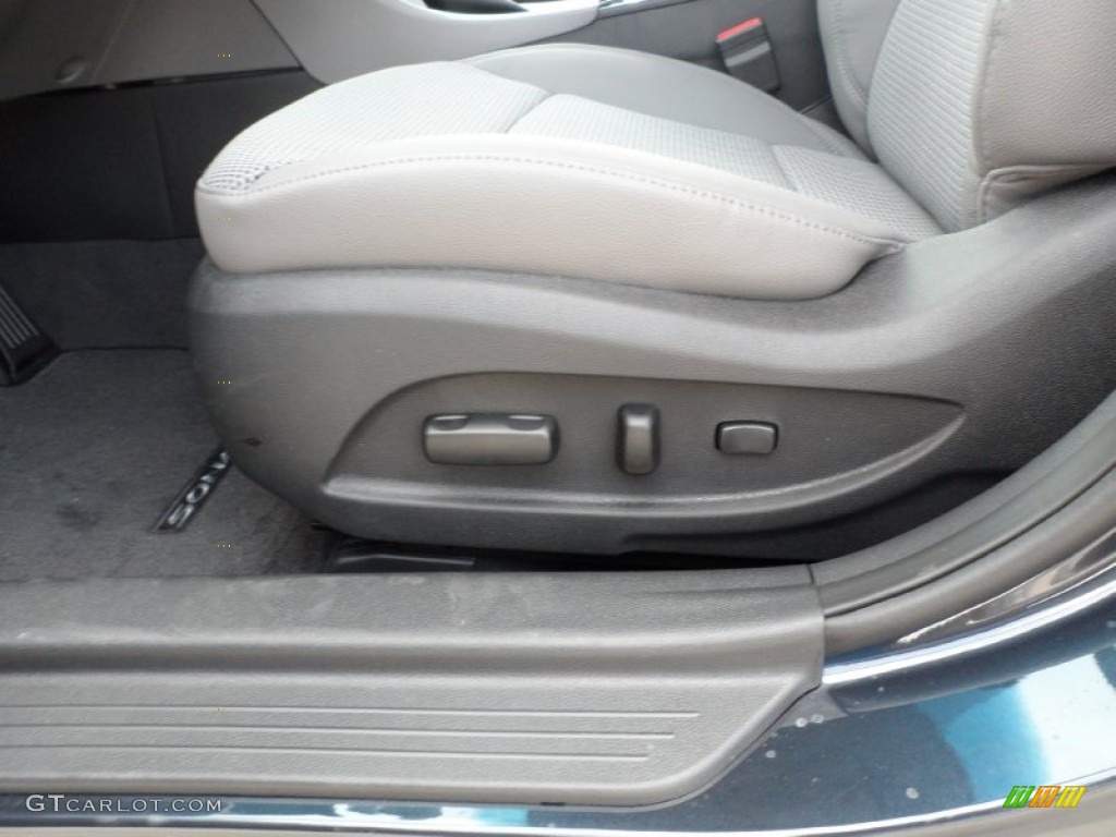 2012 Hyundai Sonata SE Controls Photo #53612826