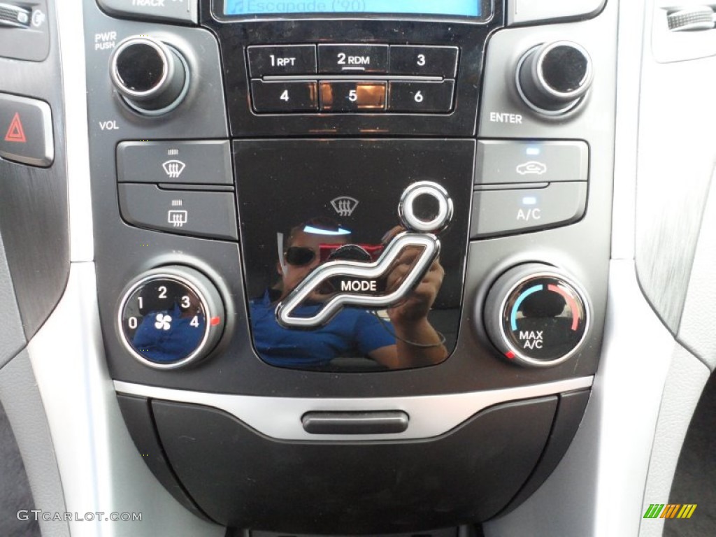 2012 Hyundai Sonata SE Controls Photo #53612889