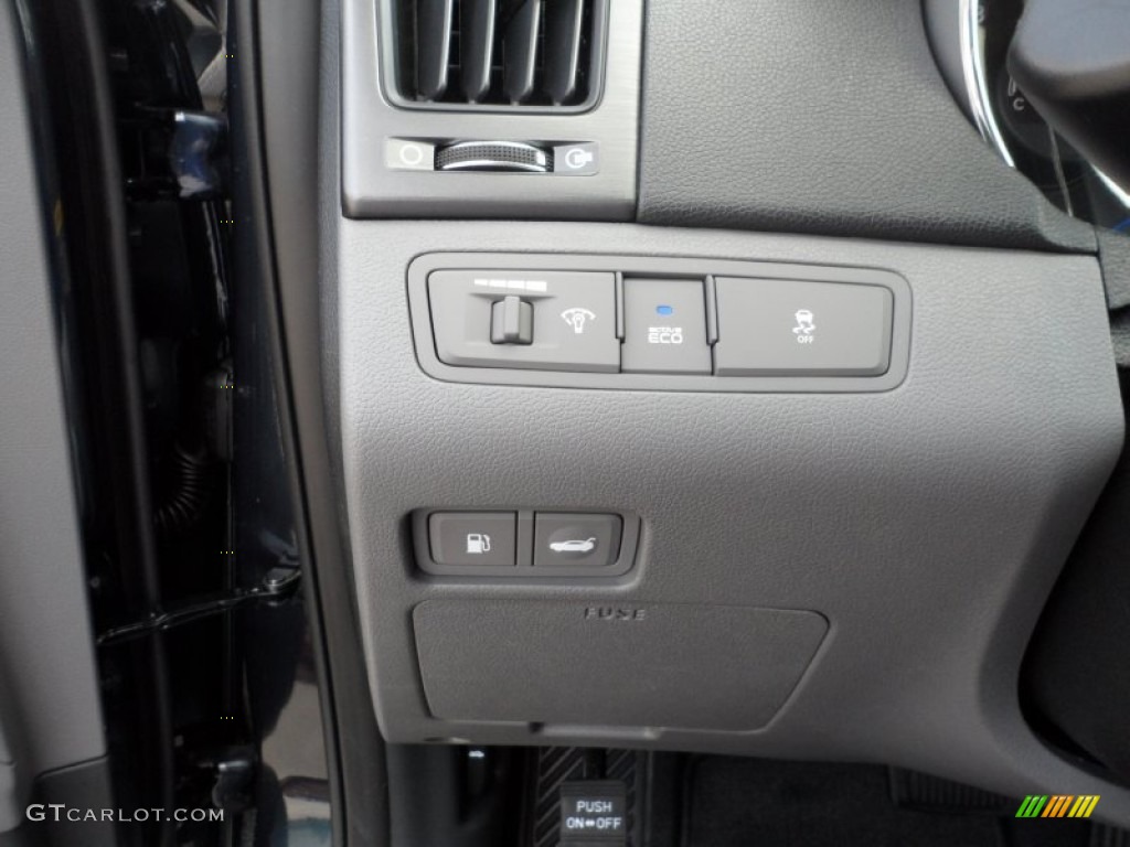 2012 Hyundai Sonata SE Controls Photo #53612975