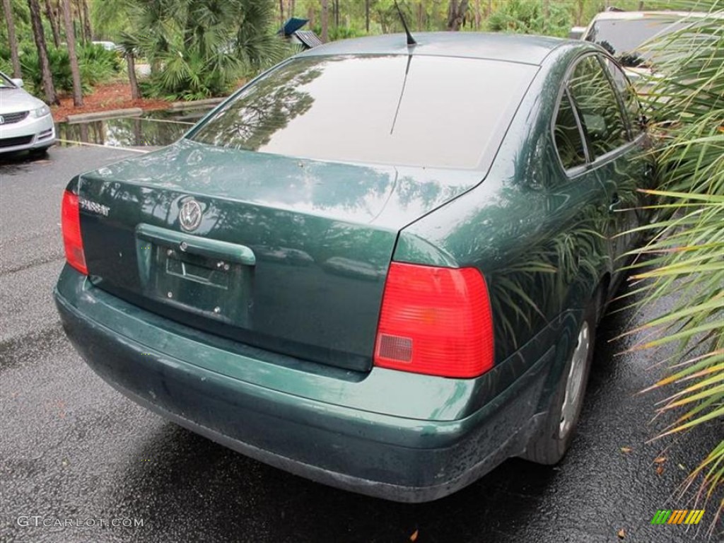 2001 Passat GLS Sedan - Pine Green Metallic / Beige photo #2