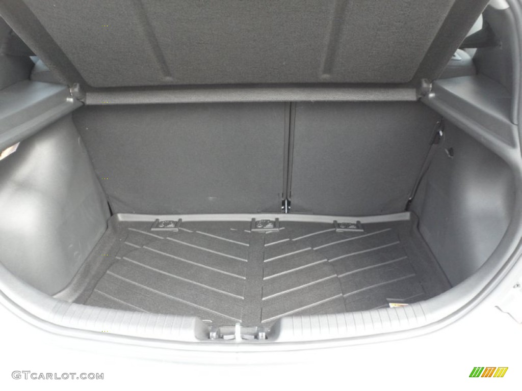 2012 Hyundai Accent GS 5 Door Trunk Photo #53614869