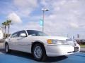 Vibrant White - Town Car Cartier L Photo No. 7