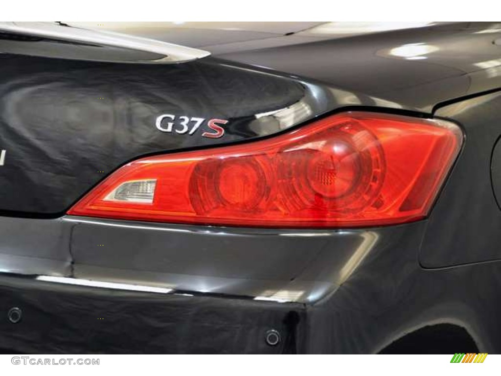 2010 Infiniti G 37 S Sport Convertible Marks and Logos Photos
