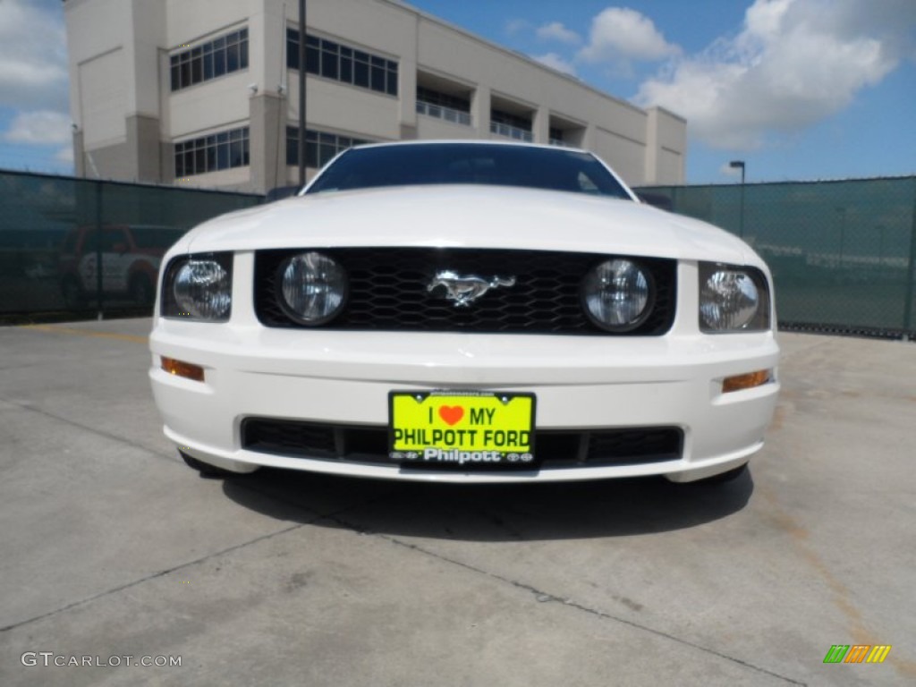 2007 Mustang GT Premium Coupe - Performance White / Black/Red photo #9