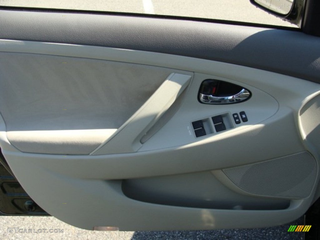 2011 Camry LE - Spruce Green Mica / Bisque photo #6