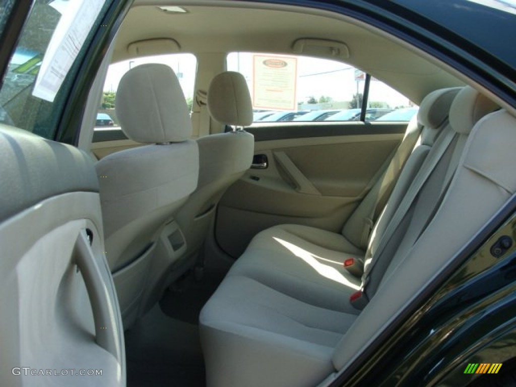 2011 Camry LE - Spruce Green Mica / Bisque photo #13