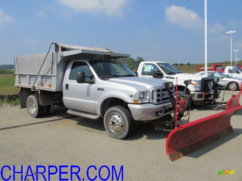 2002 F450 Super Duty Regular Cab 4x4 Plow Truck - Silver Metallic / Medium Graphite photo #1