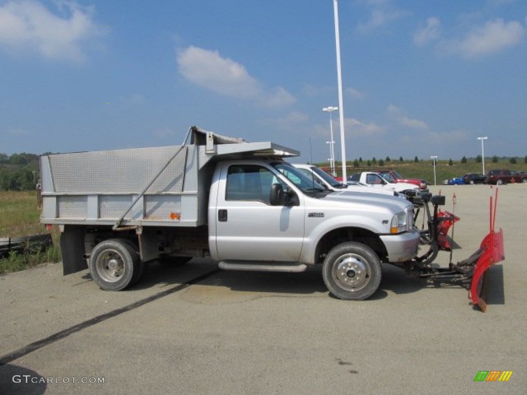 Silver Metallic 2002 Ford F450 Super Duty Regular Cab 4x4 Plow Truck Exterior Photo #53625315