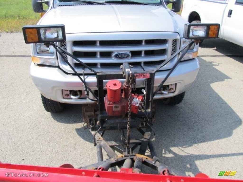 2002 F450 Super Duty Regular Cab 4x4 Plow Truck - Silver Metallic / Medium Graphite photo #5