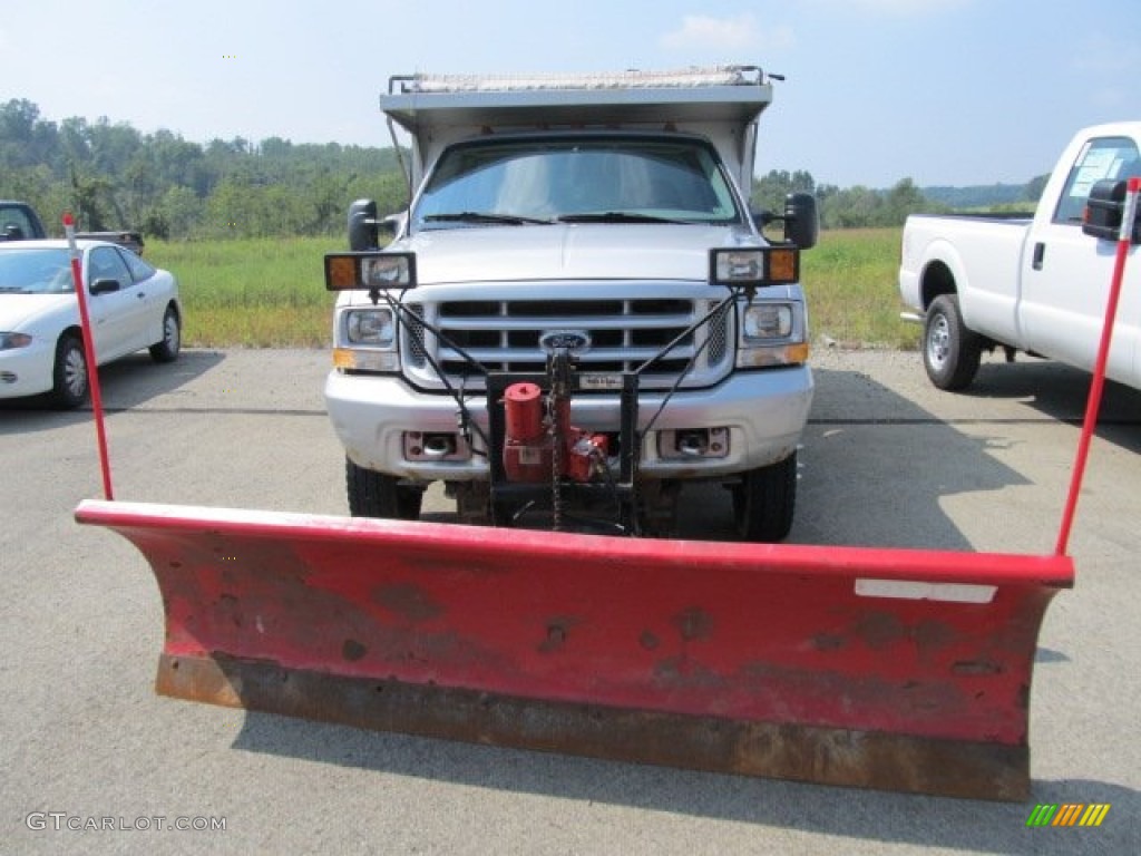 2002 F450 Super Duty Regular Cab 4x4 Plow Truck - Silver Metallic / Medium Graphite photo #6