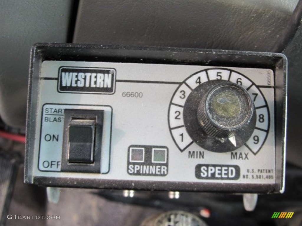 2002 F450 Super Duty Regular Cab 4x4 Plow Truck - Silver Metallic / Medium Graphite photo #19