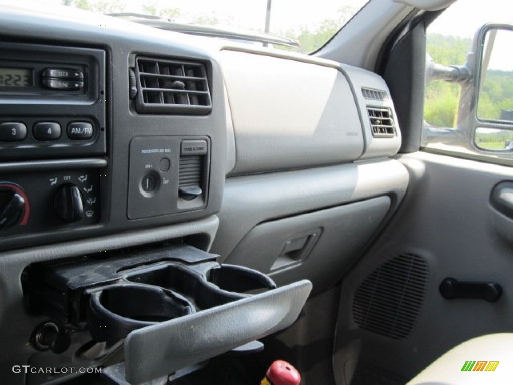 2002 F450 Super Duty Regular Cab 4x4 Plow Truck - Silver Metallic / Medium Graphite photo #22