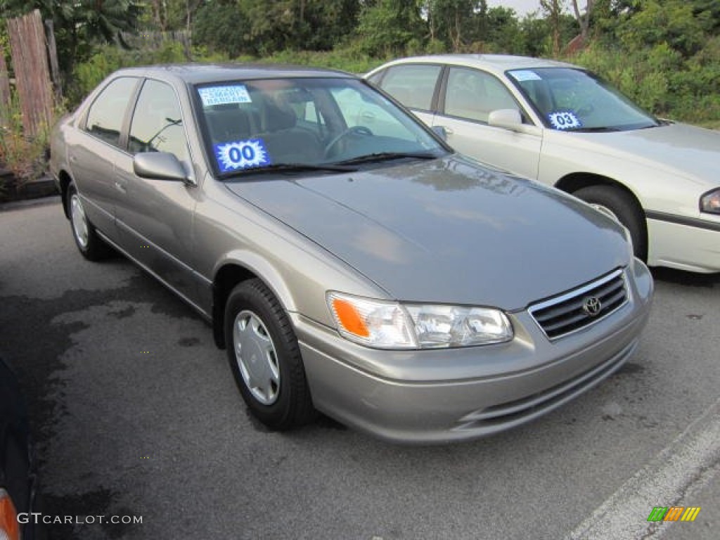 2000 Graphite Gray Pearl Toyota Camry LE 53621515 Car