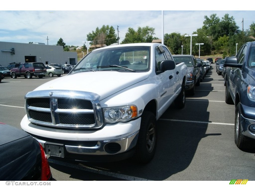 2004 Ram 1500 SLT Quad Cab 4x4 - Bright White / Dark Slate Gray photo #4