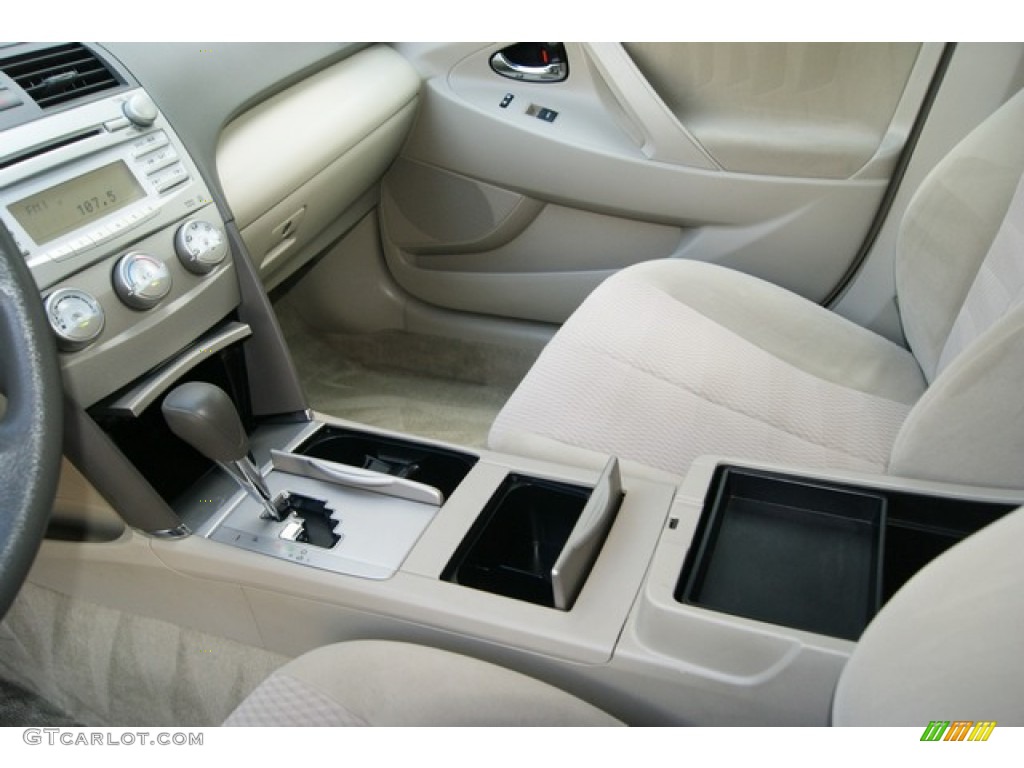 Bisque Interior 2010 Toyota Camry LE Photo #53631377