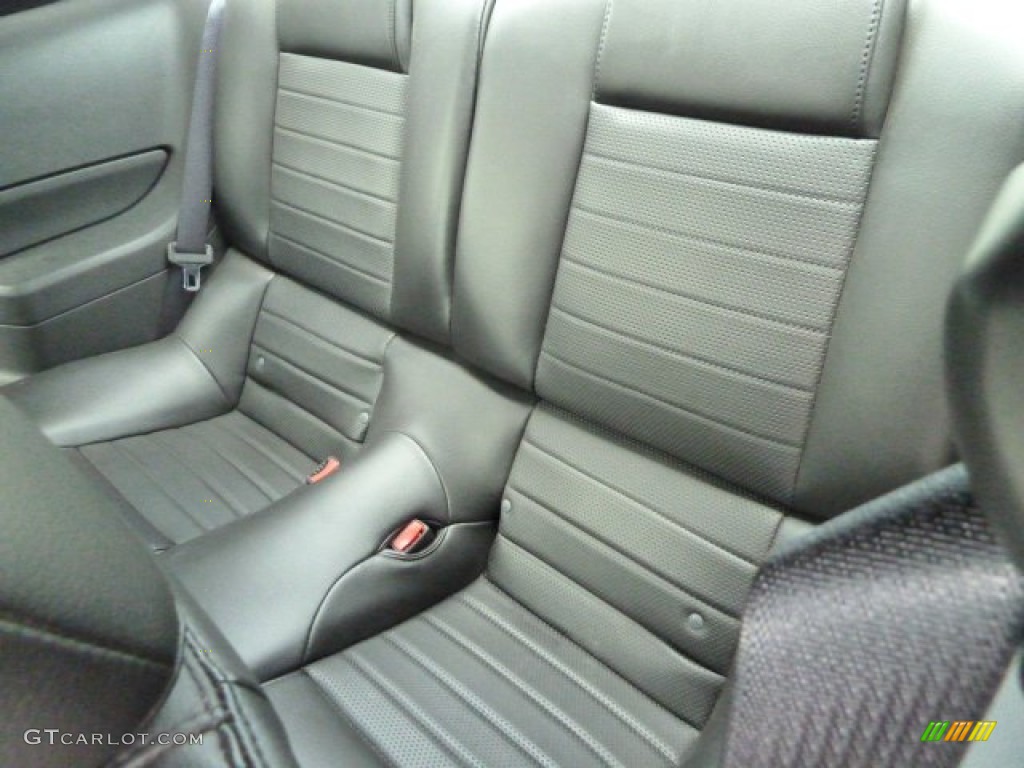 Dark Charcoal Interior 2006 Ford Mustang GT Premium Coupe Photo #53634483