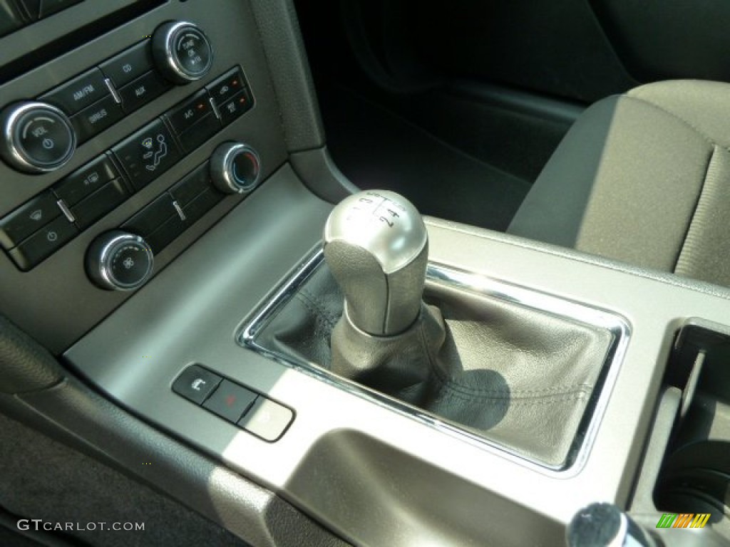 2011 Ford Mustang GT Coupe Transmission Photos