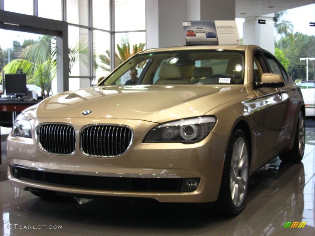 Milano Beige Metallic BMW 7 Series