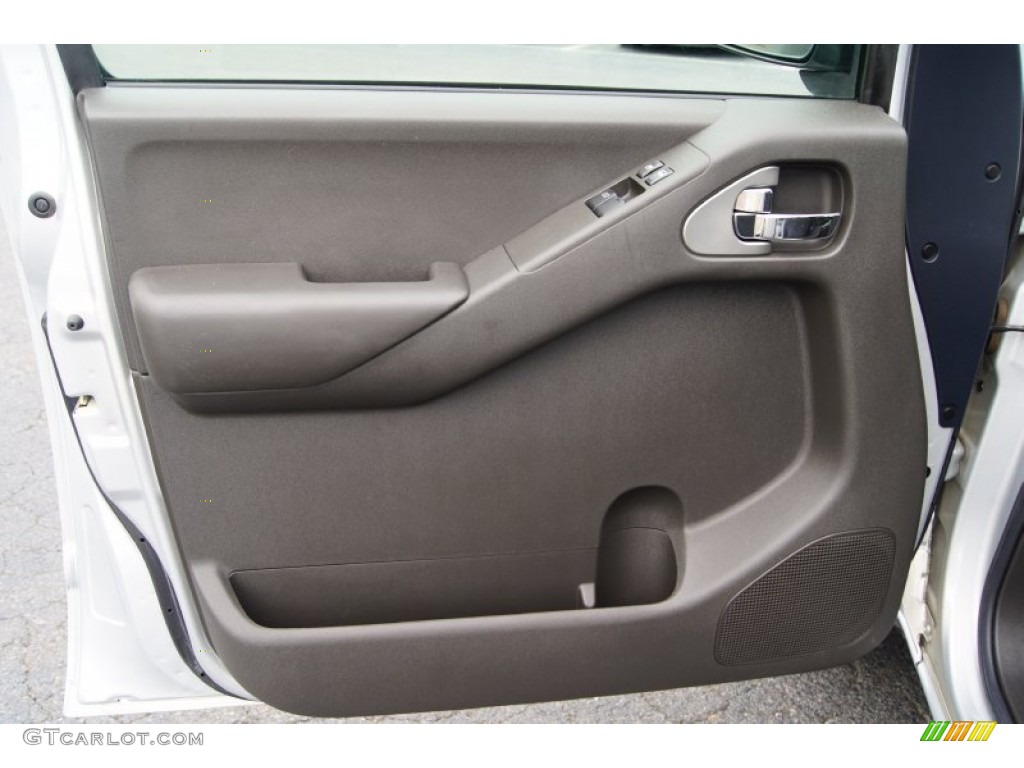 2005 Nissan Frontier SE King Cab Door Panel Photos