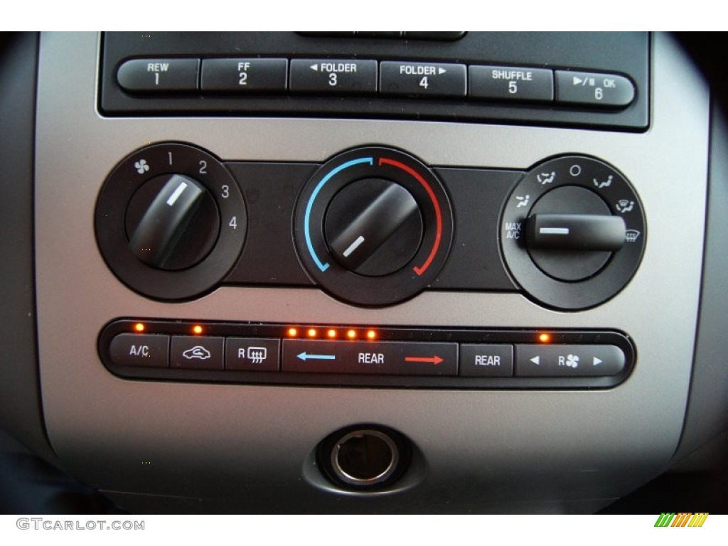 2010 Ford Expedition XLT Controls Photo #53641932