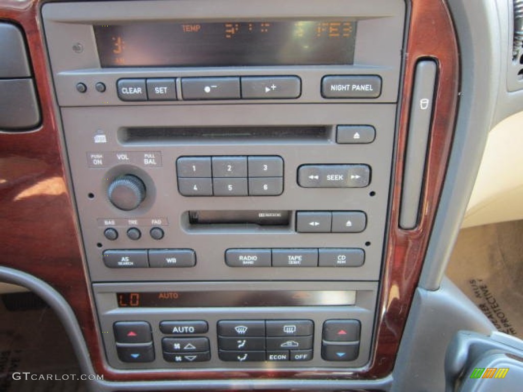 1999 Saab 9-5 2.3T Wagon Audio System Photos