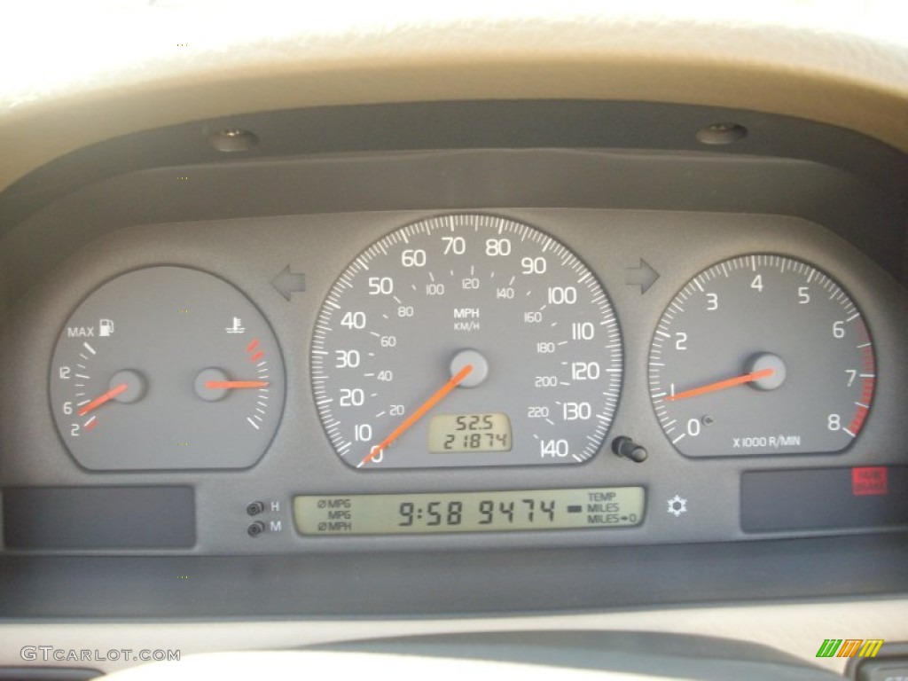 2004 Volvo C70 Low Pressure Turbo Gauges Photo #53643763