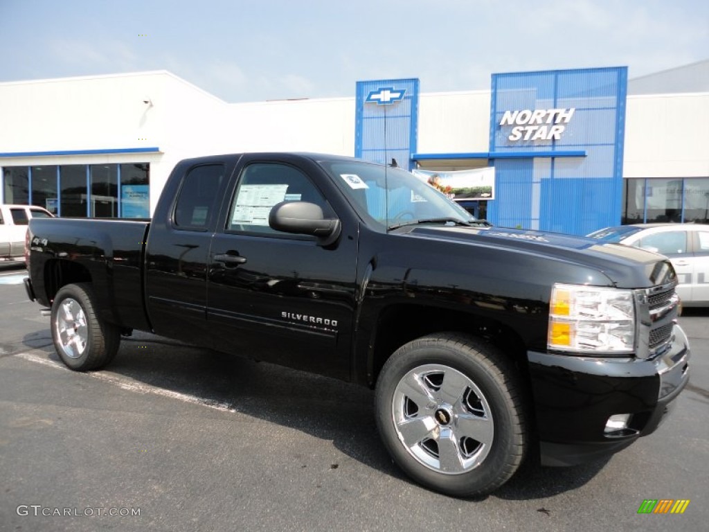 Black Chevrolet Silverado 1500