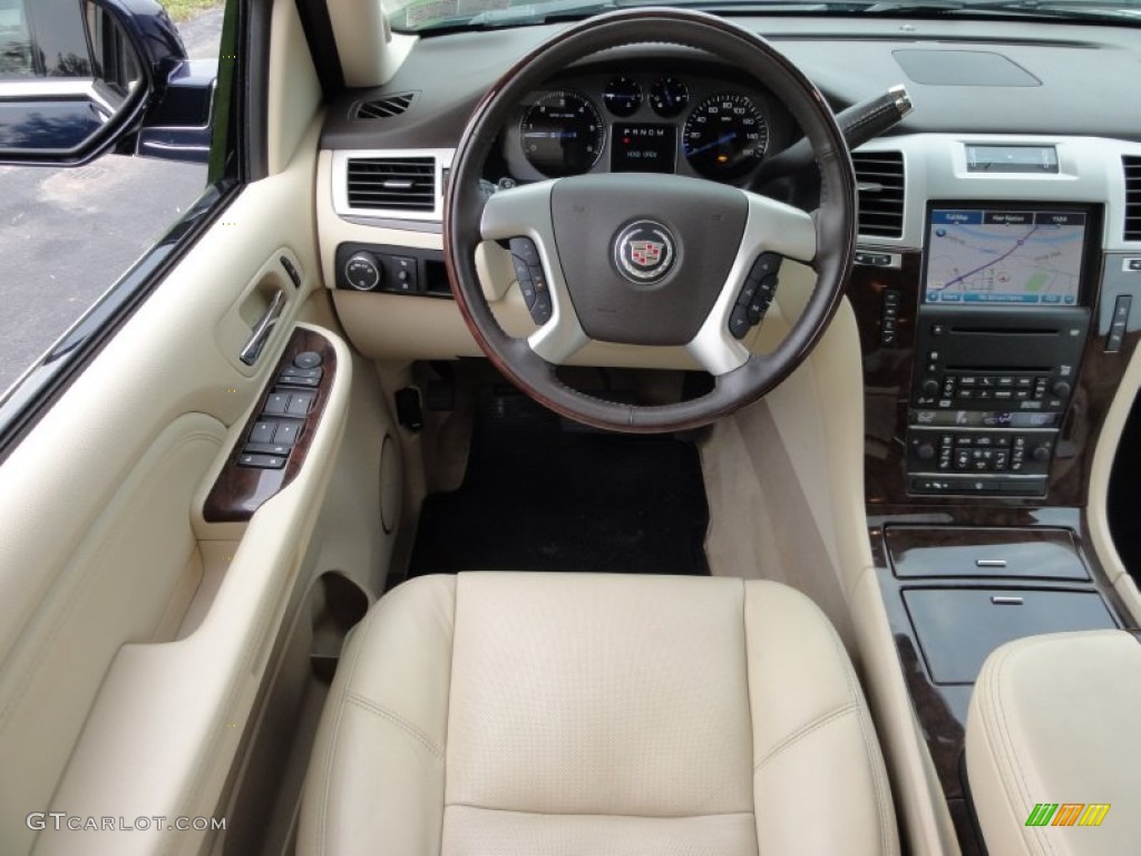 2008 Cadillac Escalade AWD Cocoa/Very Light Linen Steering Wheel Photo #53648642