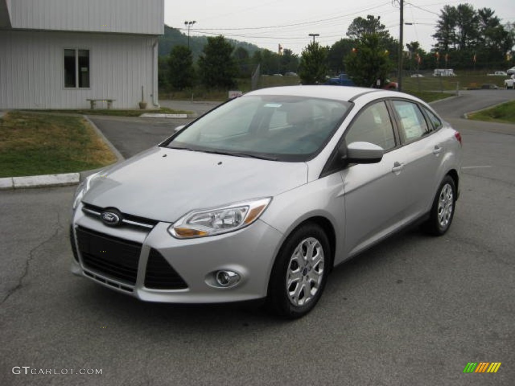 2012 Focus SE Sedan - Ingot Silver Metallic / Stone photo #2