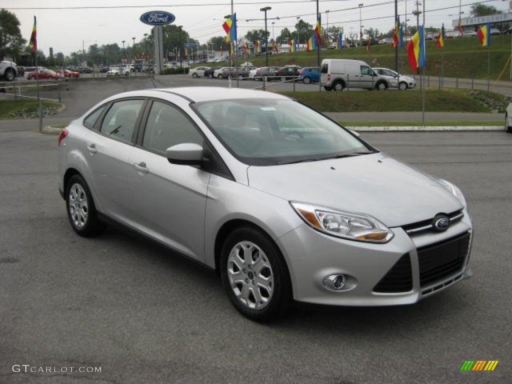 2012 Focus SE Sedan - Ingot Silver Metallic / Stone photo #4