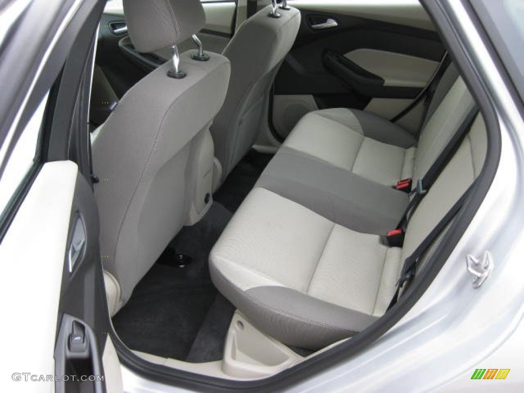 2012 Focus SE Sedan - Ingot Silver Metallic / Stone photo #14