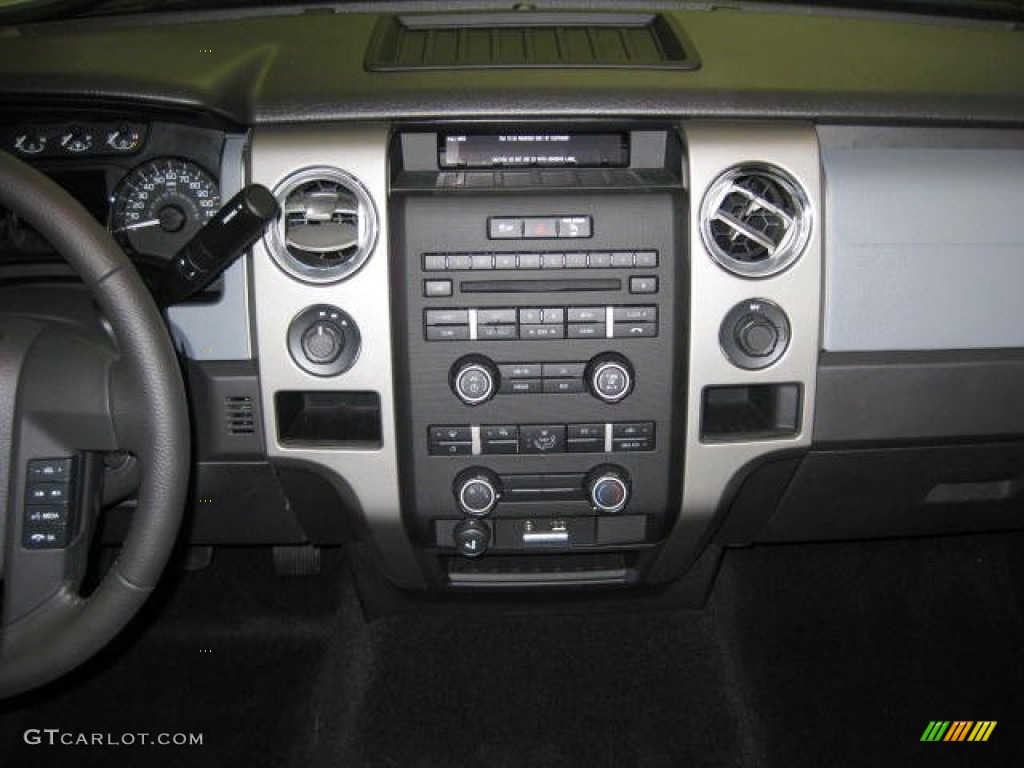 2011 F150 XLT SuperCrew 4x4 - Oxford White / Steel Gray photo #26